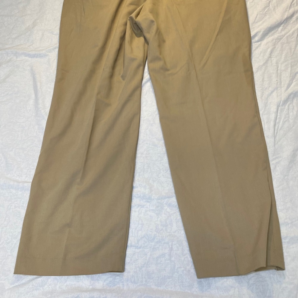 NWT Van Heusen Flex Ultra Wrinkle Free Straight Fit Pants 42x30 Khaki Stretch - Picture 5 of 12